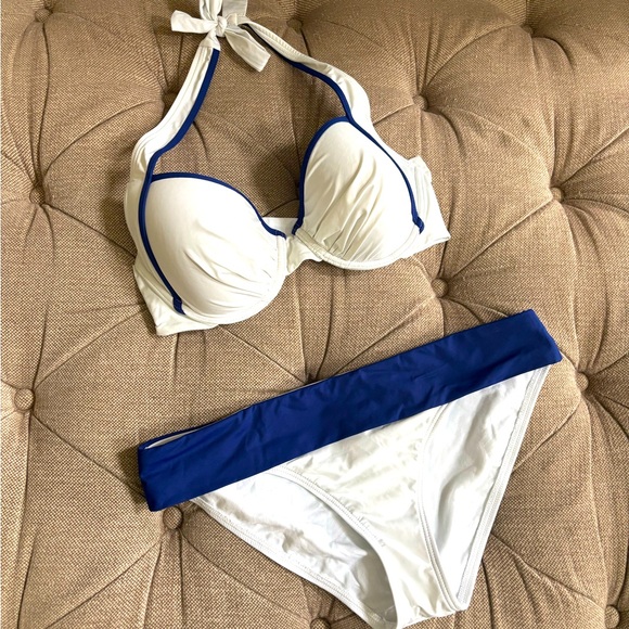 Tommy Bahama Other - Tommy Bahama bikini set 36C/M